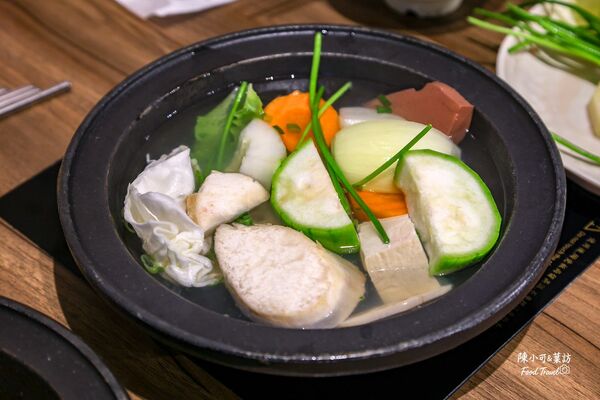 ▲▼涮飽飽石頭火鍋。（圖／部落客陳小可的吃喝玩樂授權提供）