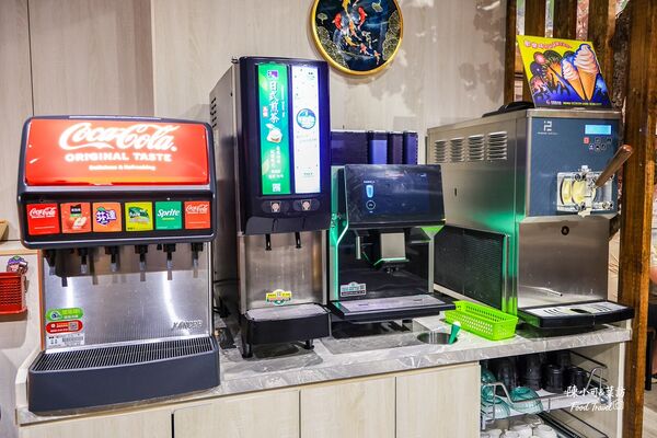 ▲▼涮飽飽石頭火鍋。（圖／部落客陳小可的吃喝玩樂授權提供）