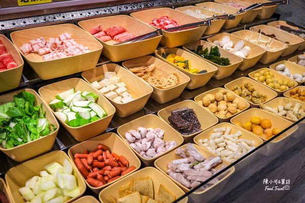 ▲▼涮飽飽石頭火鍋。（圖／部落客陳小可的吃喝玩樂授權提供）