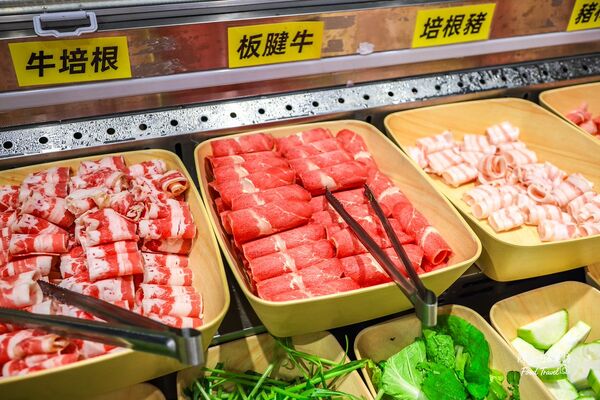 ▲▼涮飽飽石頭火鍋。（圖／部落客陳小可的吃喝玩樂授權提供）