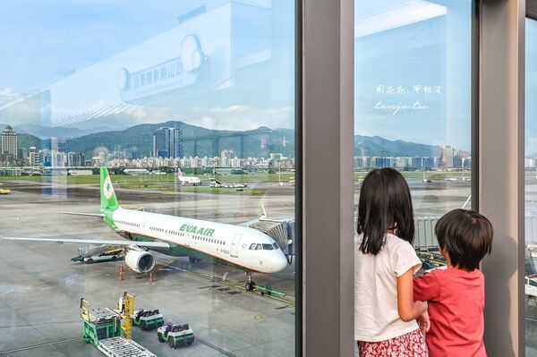 ▲▼松山機場觀景台。（圖／部落客周花花授權提供）