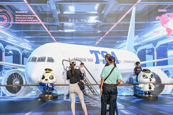 ▲▼松山機場觀景台。（圖／部落客周花花授權提供）