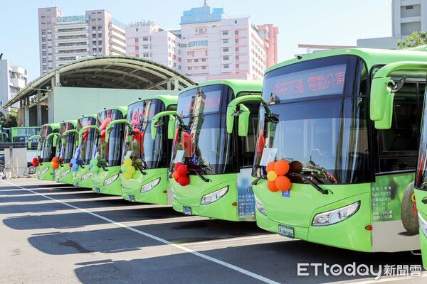 ▲▼  嘉義縣政府斥資1.1億購置低碳電動公車，全面提升公共運輸品質  。（圖／嘉義縣政府提供）