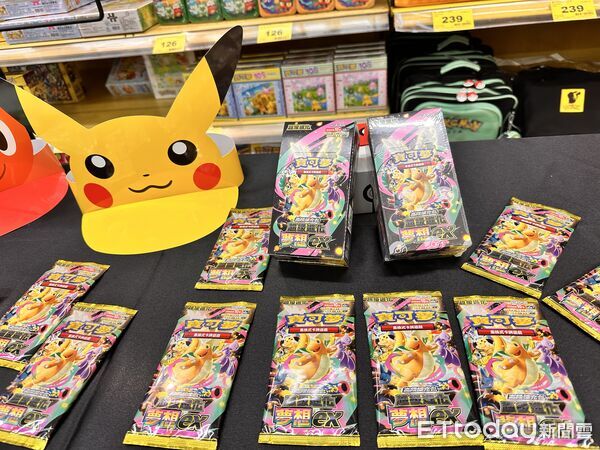 ▲▼家樂福推出寶可夢周邊、寶可夢佛跳牆、加價購等。（圖／記者林育綾攝）