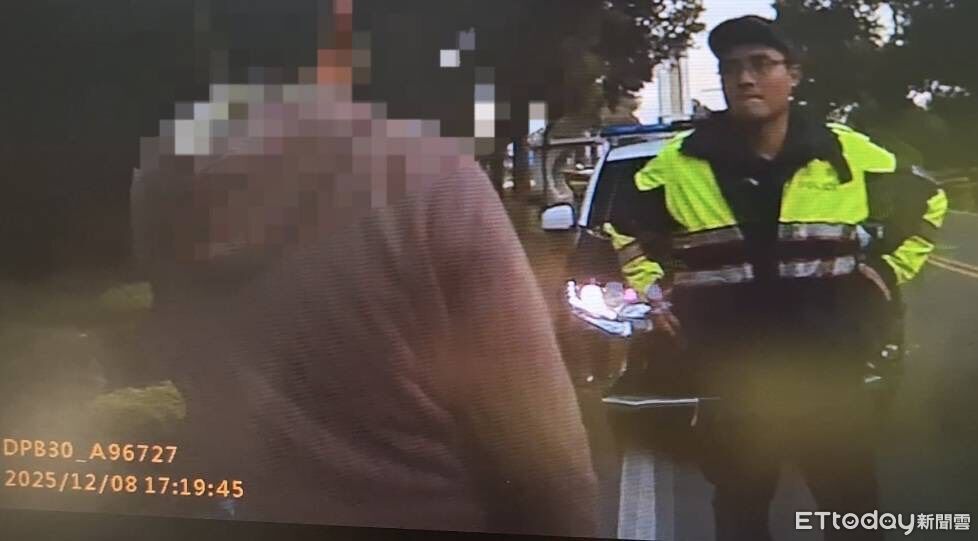 金門男蛇行騎車忽快忽慢!遇盤查催油門想落跑 警一查是通緝犯