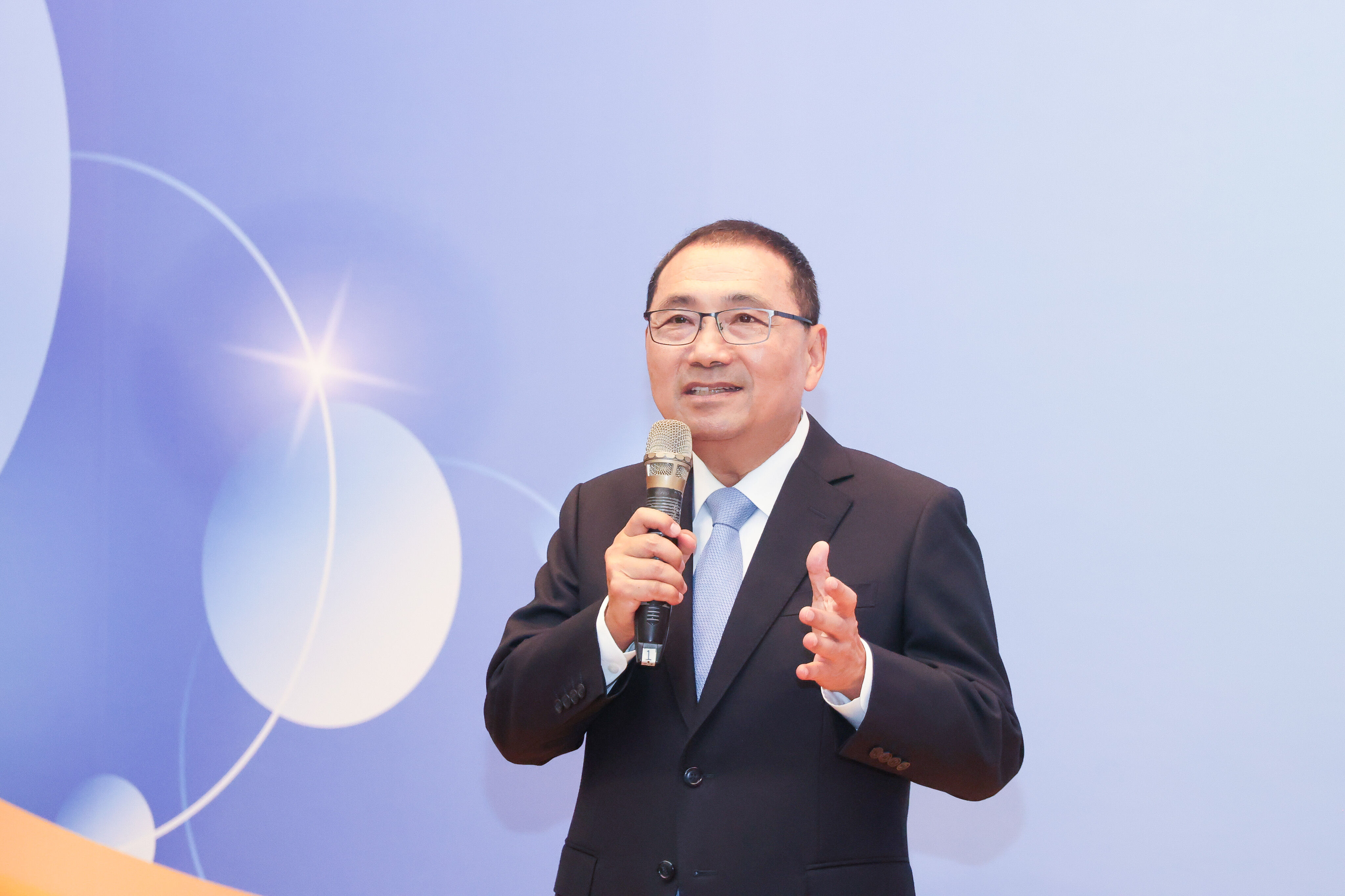 ▲新北表揚地政業務績優人員 侯友宜首頒「防詐」獎項。（圖／新北市新聞局提供）