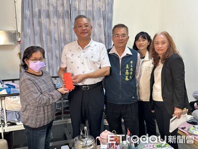 六職災家庭陷困局！　台南勞工局率工會到宅關懷致贈慰問金