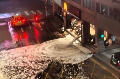 奶昔大哥的逆襲？麥當勞門前深夜泡沫大噴發　網：大家不用排隊了