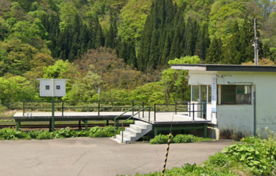 日秋田列車出軌翻覆！駕駛一度受困　疑撞上倒塌樹木釀禍