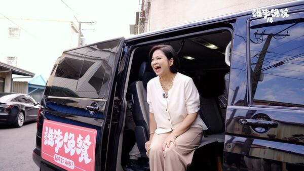 ▲小孩不見自己偶像當場哭爆，楊貴媚急救場成功收服。（圖／公視提供）