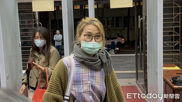 ▲謝幸恩前往北檢報到。（圖／記者劉昌松攝）