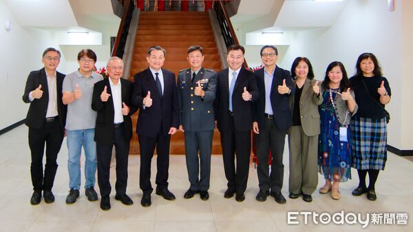 ▲崑山科技大學與砲兵訓練指揮部簽署策略聯盟意向書，雙方正式展開跨領域教育合作。（記者林東良翻攝，下同）