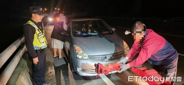 ▲台東大武警處置拋錨事件獲民眾感謝。（圖／記者楊晨東翻攝）