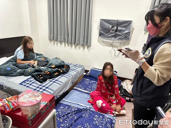 ▲吳男與泰籍女友媒介泰女來台賣淫，新北專勤隊在宿舍逮獲16名賣淫女。（圖／記者陸運陞翻攝）