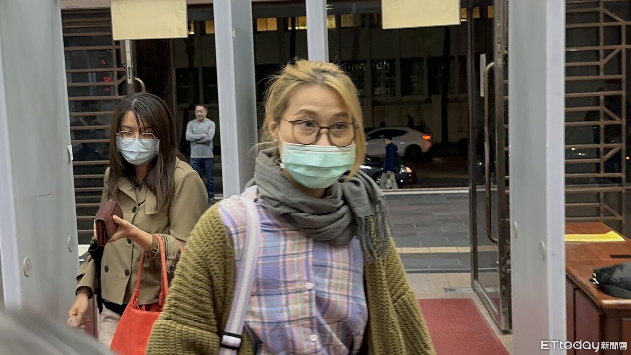 快訊/查黃國昌養狗仔跟蹤政敵 北檢傳喚《中央社》前記者出庭