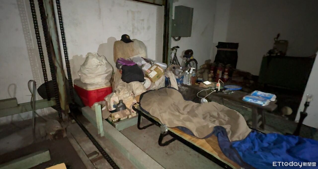 女賣高雄屋驚見男子「寄居」機械車位 地下躺椅雅房曝!