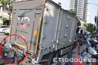 快訊／高雄警抓車手殉職！騎車撞違停貨車身亡　同仁哀痛不捨