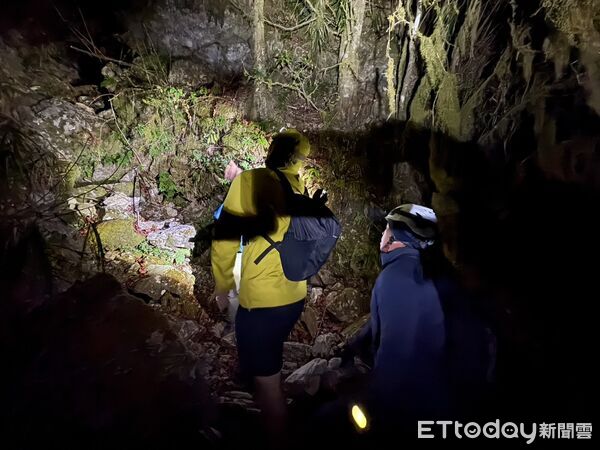 ▲▼一名43歲男子獨攀海諾南山登頂返程時，於小關山林道一帶迷航，所幸離線地圖發揮功效，在五小時內被尋獲。（圖／記者吳世龍翻攝）