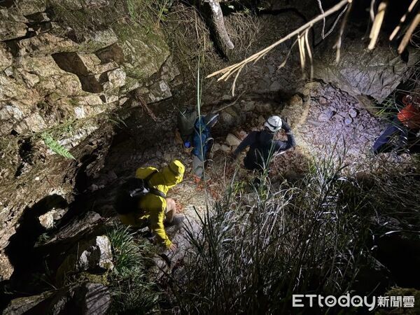 ▲▼一名43歲男子獨攀海諾南山登頂返程時，於小關山林道一帶迷航，所幸離線地圖發揮功效，在五小時內被尋獲。（圖／記者吳世龍翻攝）