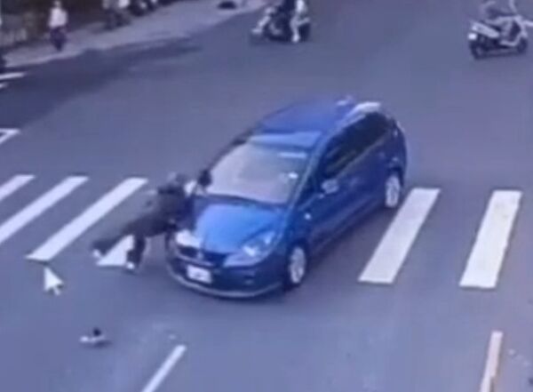 ▲彰化阿伯走行人穿越道遭撞飛。（圖／民眾提供）