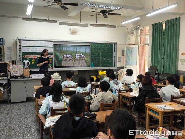 ▲台南市政府市府發言人田玲瑚指出，消防局長李明峯因個人家庭因素請辭，市府已正式核准。（記者林東良翻攝，下同）