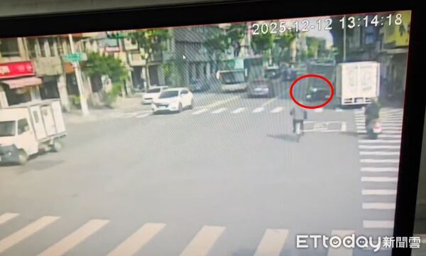 ▲新興分局巡佐外出辦案，調閱車手路線出意外。（圖／記者許宥孺翻攝）