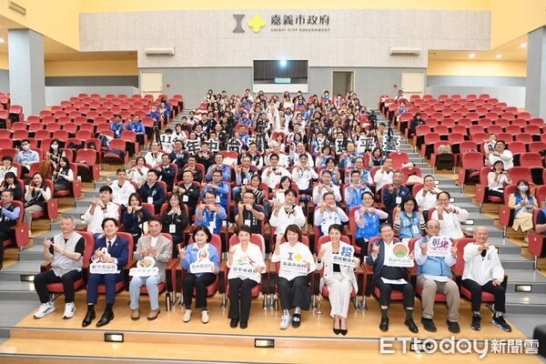 ▲▼   「區域合作 感恩共好」中臺灣區域治理平台114年首長會議　8縣市正副首長齊聚抵「嘉」   。（圖／嘉義市政府提供）