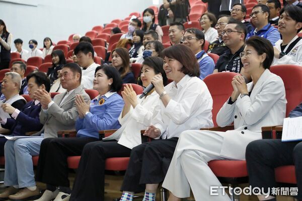 ▲▼   「區域合作 感恩共好」中臺灣區域治理平台114年首長會議　8縣市正副首長齊聚抵「嘉」   。（圖／嘉義市政府提供）