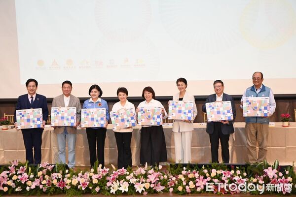 ▲▼   「區域合作 感恩共好」中臺灣區域治理平台114年首長會議　8縣市正副首長齊聚抵「嘉」   。（圖／嘉義市政府提供）