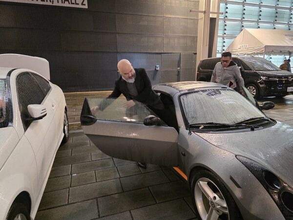 ▲辛龍演唱結束後趕回家陪女兒。（圖／記者葉文正攝）