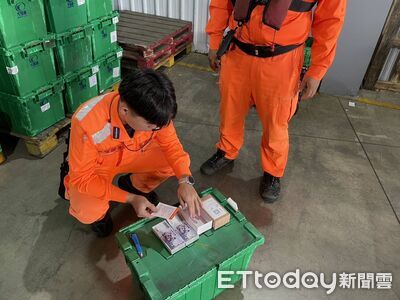 澎湖翁遭「交友+投資」雙重詐騙寄20萬現金包裹　X光機攔下血汗錢