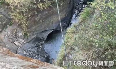 快訊／撞霧台2號橋拋飛溪谷　女騎士送醫急救不治