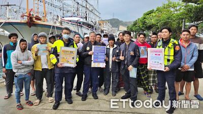 不讓詐騙找上門!瑞芳警進漁港宣導防詐 守護外籍漁工財產安全