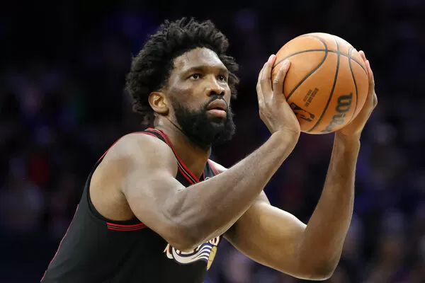 ▲七六人「大帝」恩比德砍下本季新高39分，率隊擊敗溜馬。（圖／路透）