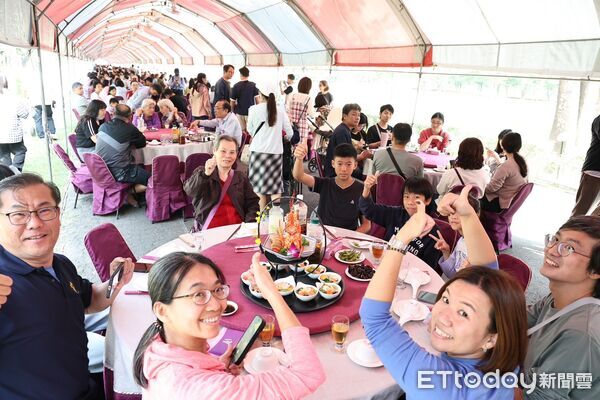 ▲2025台南總舖師四季辦桌冬季場13日在山上花園水道博物館登場，百桌齊開，為年度活動畫下壓軸。（記者林東良翻攝，下同）