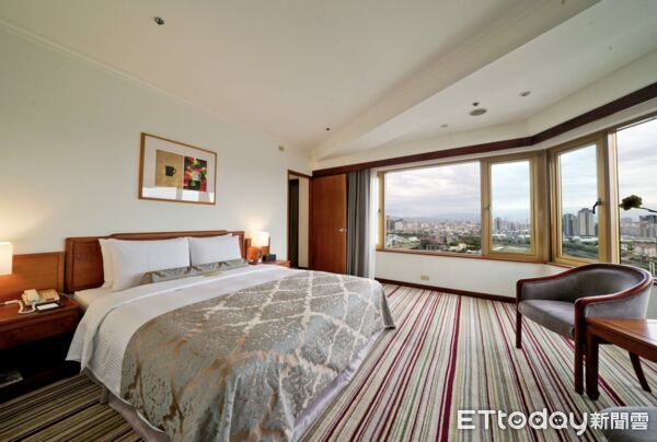 ▲年節腳步接近，不少民眾提前安排家族聚餐，飯店餐廳近日訂位率明顯提升。（圖／台中福華大飯店提供）