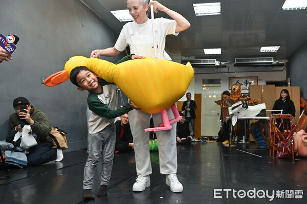 ▲▼《好餓的毛毛蟲秀》獨家幕後直擊。（圖／記者李毓康攝）