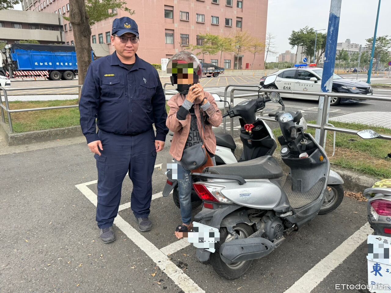 老婦看完病找不到機車 布袋暖警急調監視器幫尋回