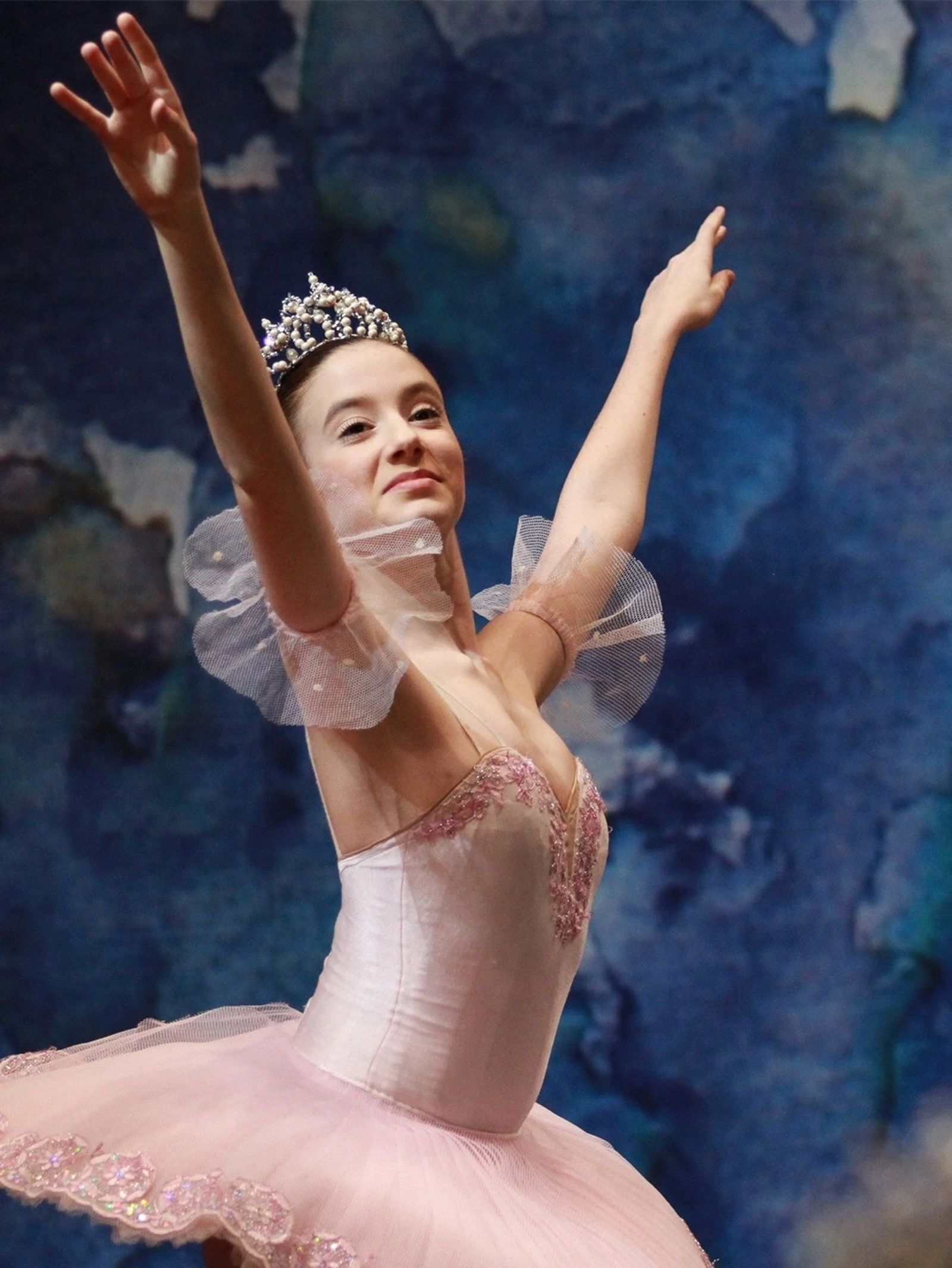 「被舞蹈老師拿菸燙腿測耐力！」29歲前芭蕾舞者擊敗泰勒絲　登全球最年輕白手起家女億萬富豪