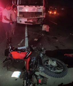 巴西20歲重機網紅「高速公路逆向尬車」　極速撞工程車當場死亡