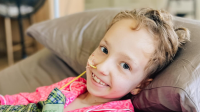 9歲抗癌網紅離世！末期持續劇痛　淚求媽媽「我只想待在家」拒絕治療