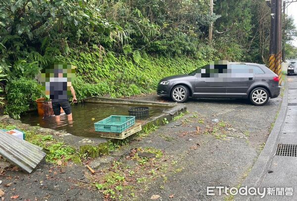 ▲▼宜蘭學生偷釣魚。（圖／記者游芳男翻攝）