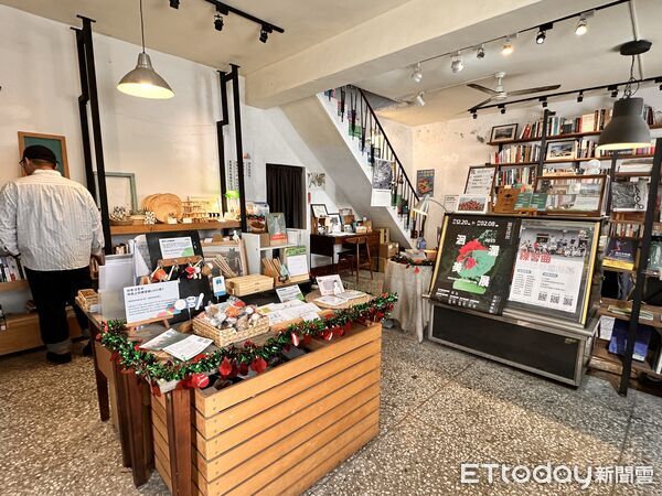 ▲▼花蓮「練習曲書店」獲選文化部「百大文化基地」，名為書店卻不賣書，而是陪伴孩子閱讀、練球、身心發展的場域。（圖／記者林育綾攝）