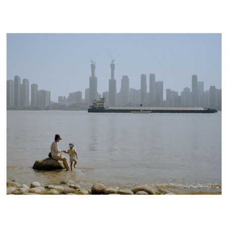 ▲▼北京故宮下初雪吸引大批遊客朝聖，陸劇男神李現低調變裝去拍照。（圖／翻攝自微博）