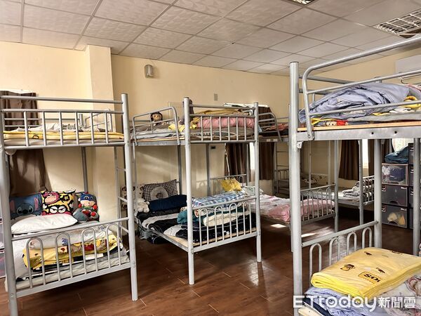 ▲▼花蓮「練習曲書店」成立棒球隊陪伴孩子練球、閱讀，還打造「新晨共學基地」、「山海百貨」等空間，獲選文化部「百大文化基地」。（圖／記者林育綾攝）