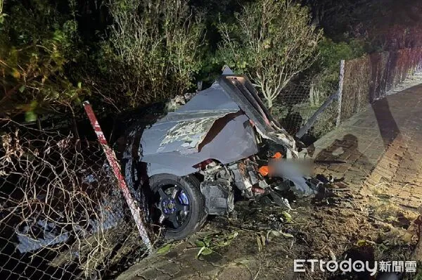 ▲▼台中西屯路三段、近東大路口車禍，2人受傷送醫。（圖／記者白珈陽翻攝）