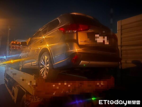 ▲▼國道1號北向276公里13日驚見有小客車「飛簷走壁」。（圖／記者林東良翻攝）