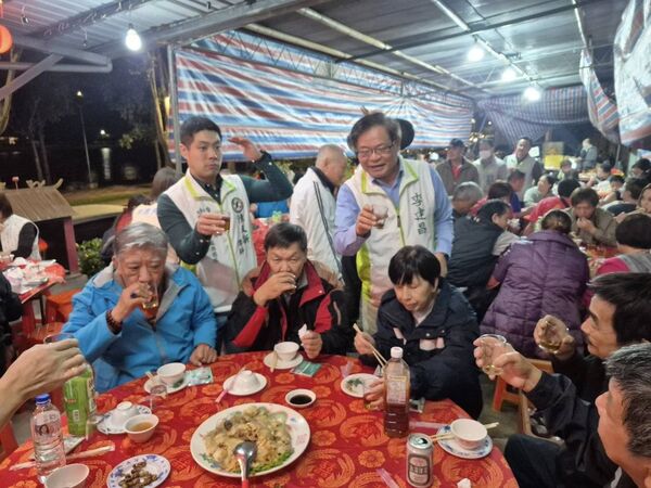 ▲▼民進黨港湖八連霸議員李建昌正式宣布交棒給律師陳又新。（圖／翻攝自Facebook／李建昌）