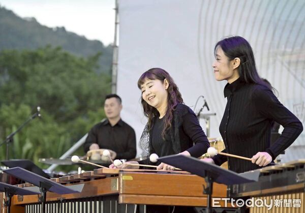 ▲▼朱宗慶打擊樂團領銜演出，將地球深處的能量轉化為節奏與樂音，讓現場觀眾沉浸在震撼人心的聲音交響中。（圖／縱管處提供，下同）