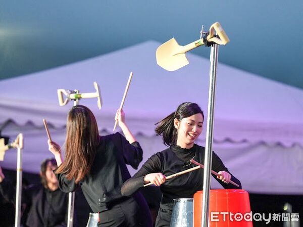 ▲▼朱宗慶打擊樂團領銜演出，將地球深處的能量轉化為節奏與樂音，讓現場觀眾沉浸在震撼人心的聲音交響中。（圖／縱管處提供，下同）